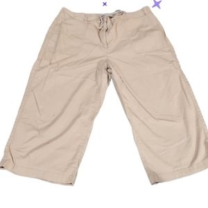 Covington 14 tan capris